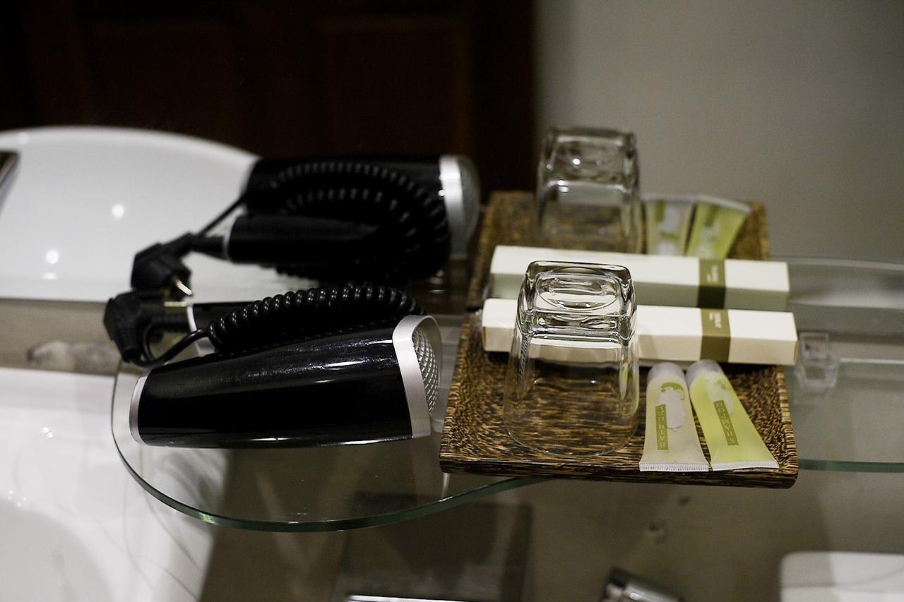 White Residence Hotel & Apartment Пномпень Экстерьер фото